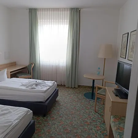 Astor Hotel *